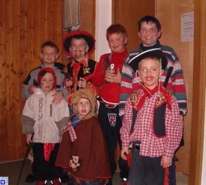 Kinder bei der Fasnacht